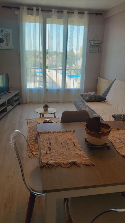 Chateauroux : Bel Appartement Avec Balcon Экстерьер фото